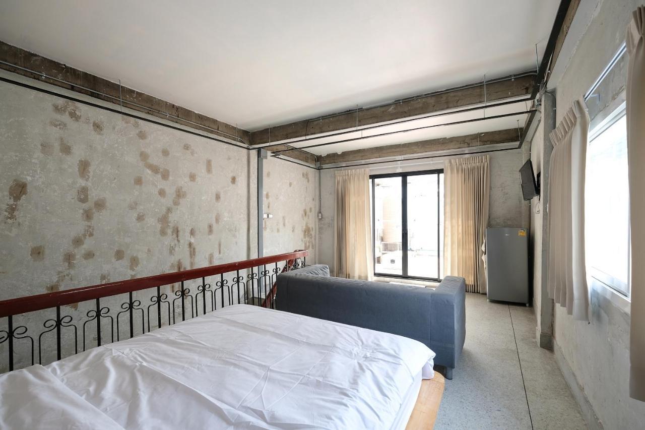 Ep1 Shophouse Hotel Bangkok Bagian luar foto